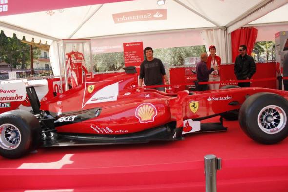 Foto de Ferrari en Fuengirola - Viajero y Jetlager Sanz