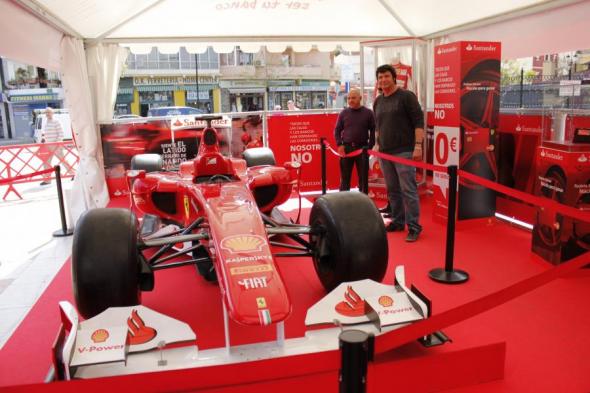 Foto de Ferrari en Fuengirola - Viajero y Jetlager Sanz
