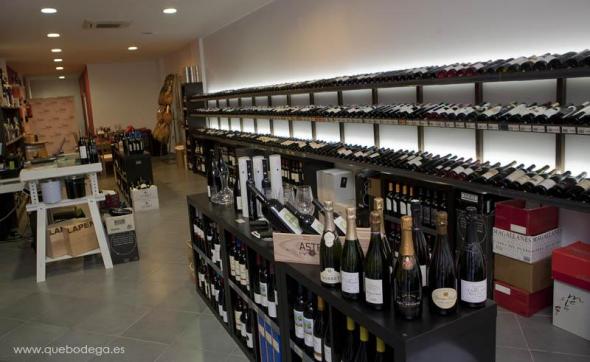 Foto de Comprar vino en Fuengirola. Vinoteca Desde mi Copa - Viajero y Jetlager Bosco Martin