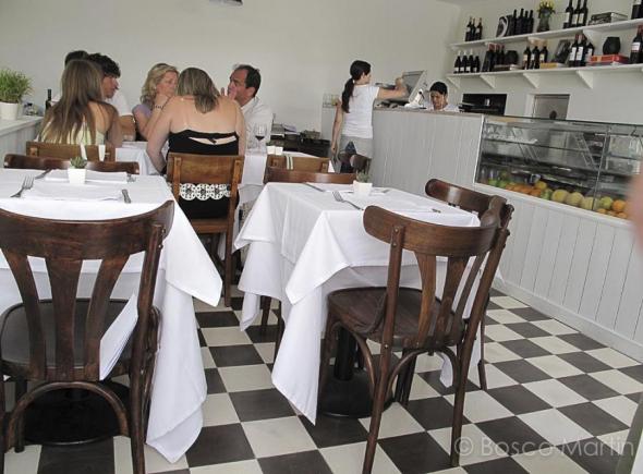 Foto de Comer en el barrio Bajo de Lisboa. Restaurante Roma - Viajero y Jetlager Bosco Martin